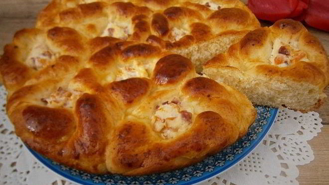 Рецепт Пирог из картофельного теста с творогом и беконом