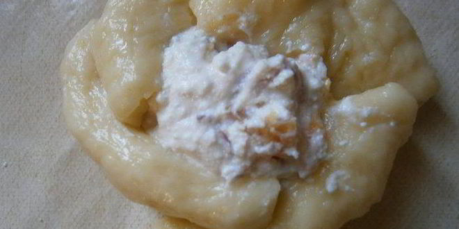 Рецепт пирог из картофельного теста с творогом и беконом