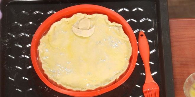 Рецепт пирог из слоеного теста с шампиньонами
