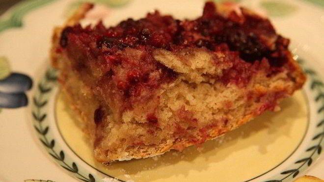 Рецепт Пирог с ежевикой, имбирем и корицей