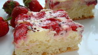 Рецепт Пирог с клубникой в сметанной заливке