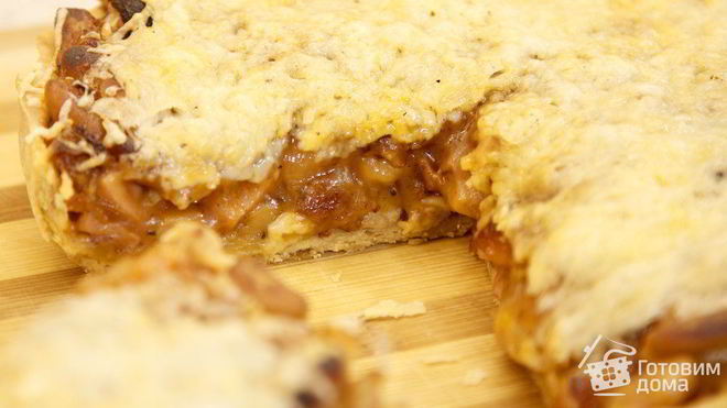 Рецепт Пирог с сосисками, беконом и фасолью