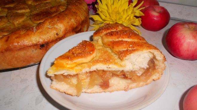 Рецепт Пирог с томлеными яблоками и вяленой вишней