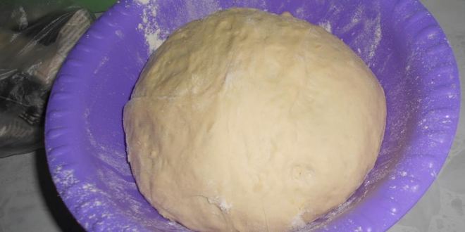 Рецепт пирог с томлеными яблоками и вяленой вишней