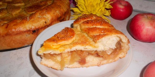 Рецепт пирог с томлеными яблоками и вяленой вишней
