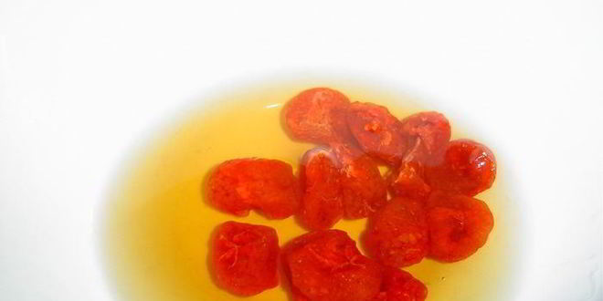 Рецепт пирог с яблоками, фаршированными марципаном и вялеными вишнями