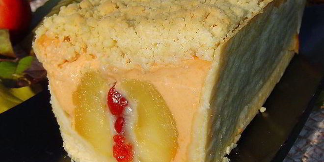 Рецепт пирог с яблоками, фаршированными марципаном и вялеными вишнями