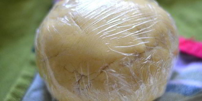 Рецепт тертый ванильный пирог-безе с ягодой малиной