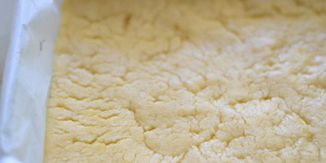 Рецепт тертый ванильный пирог-безе с ягодой малиной