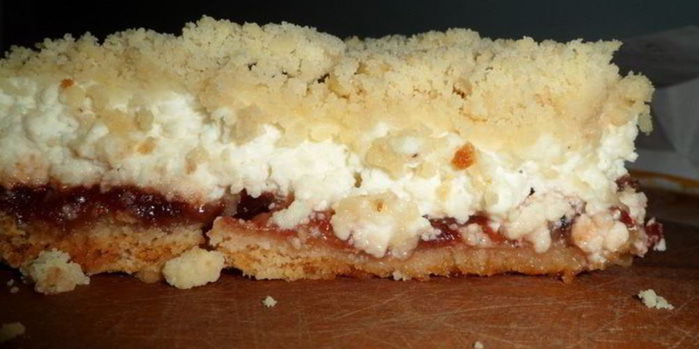 Как приготовить творожный пирог с вареньем и черносливом