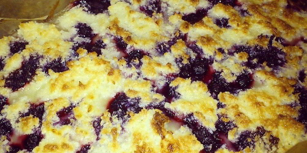 Как приготовить ягодно-лимонный пирог с кокосовой посыпкой