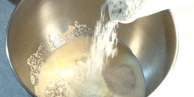 Рецепт дрожжевые пирожки с абрикосами и малиной