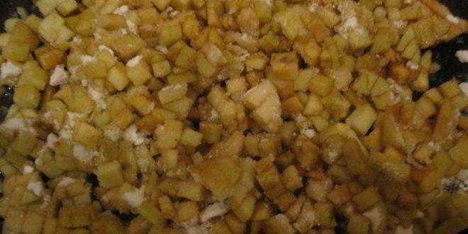 Рецепт картофельные пирожки с яблоками