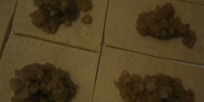 Рецепт картофельные пирожки с яблоками