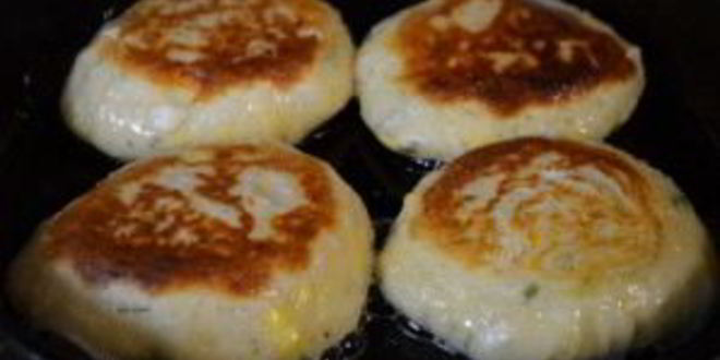 Рецепт ленивые пирожки с зеленым луком и яйцом