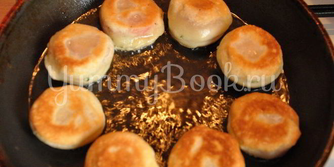 Рецепт мини-пирожки с брынзой и помидорами