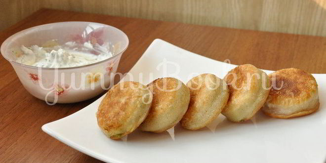 Рецепт мини-пирожки с брынзой и помидорами