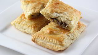 Рецепт Пирожки из слоеного теста с мясом