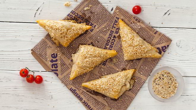 Рецепт Пирожки с курицей и сыром бри