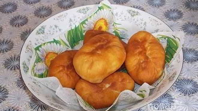 Рецепт Пирожки с луком и яйцом на дрожжевом тесте