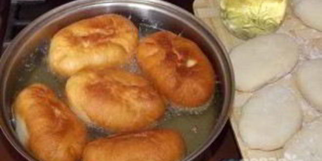 Рецепт пирожки с луком и яйцом на дрожжевом тесте