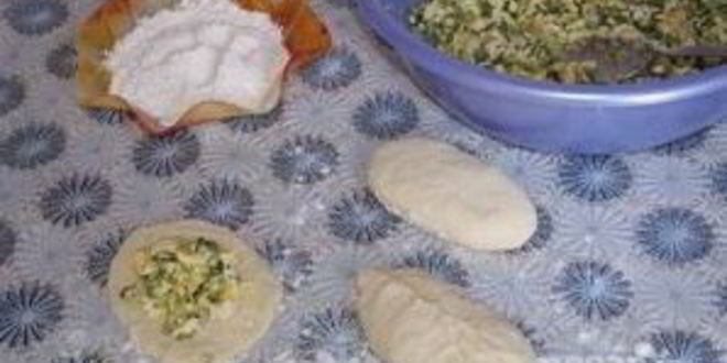 Рецепт пирожки с луком и яйцом на дрожжевом тесте