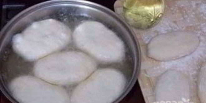 Рецепт пирожки с луком и яйцом на дрожжевом тесте