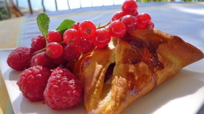 Рецепт Пирожки с малиной в духовке
