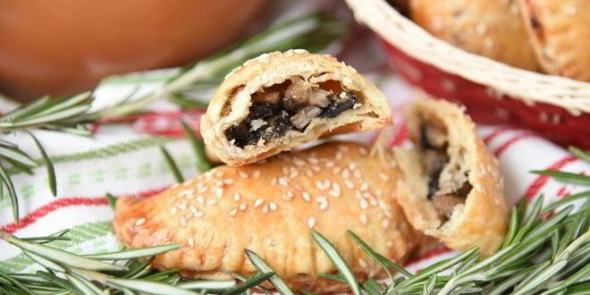 Рецепт пирожки с начинкой, тушенной в пиве и сыром