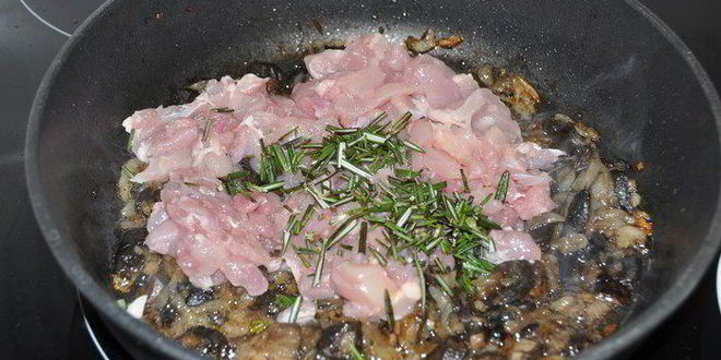 Рецепт пирожки с начинкой, тушенной в пиве и сыром