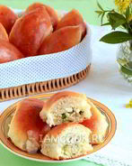 Пирожки с рисом, яйцом и зеленым луком