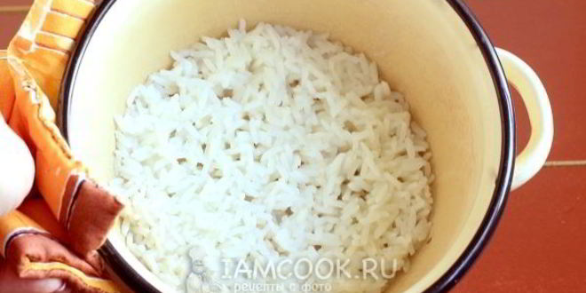 Рецепт пирожков с рисом, яйцом и зеленым луком