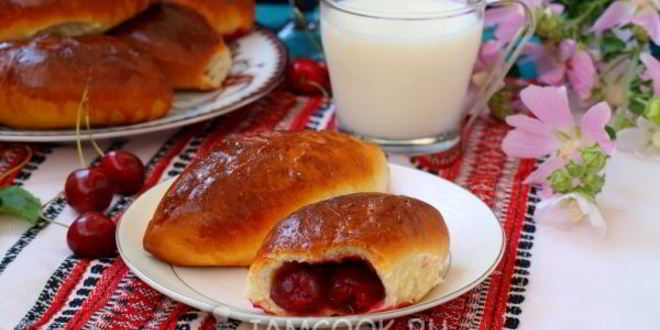 Рецепт пирожки с вишней в духовке
