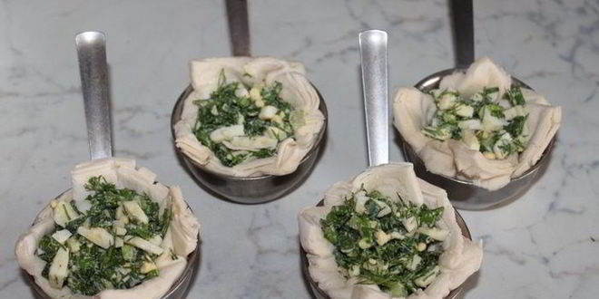 Рецепт пирожки с яйцом и пряной зеленью