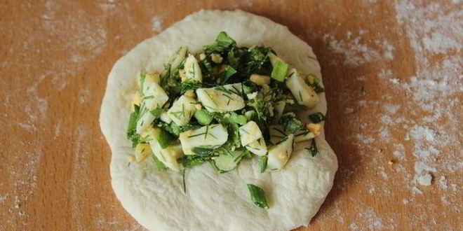 Рецепт пирожки с яйцом и пряной зеленью