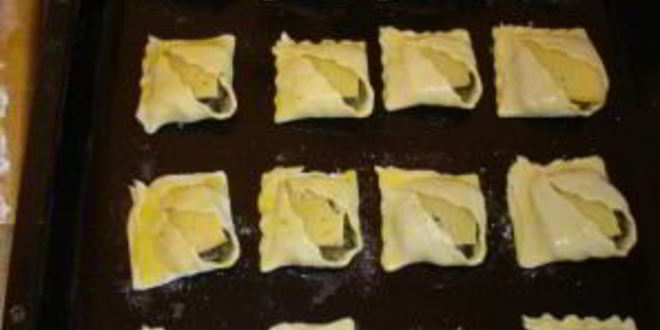 Рецепт закусочные пирожки с грибами и сыром