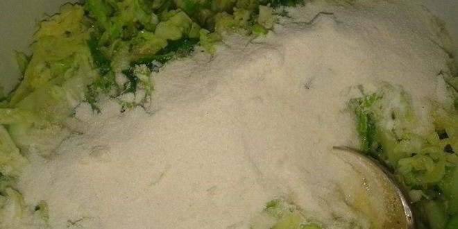 Рецепт жареные пирожки из савойской капусты с яйцом и опятами