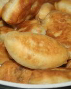 Жареные пирожки с квашеной капустой