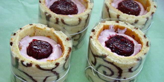 Рецепт ажурные пирожные с малиновым муссом и джемом