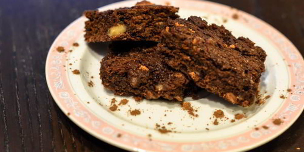 Рецепт маскарпоне с теплыми ягодами и грецкими орехами