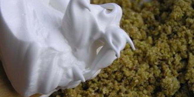 Рецепт фисташковое пирожное с брусничным семифредо