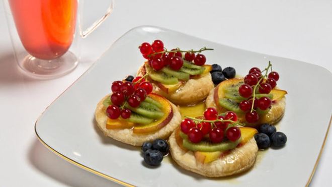 Рецепт Карамельные пирожные с фруктами