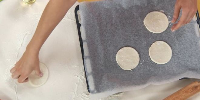 Рецепт карамельные пирожные с фруктами