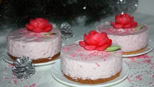 Рецепт Клубнично-сливочного пирожного