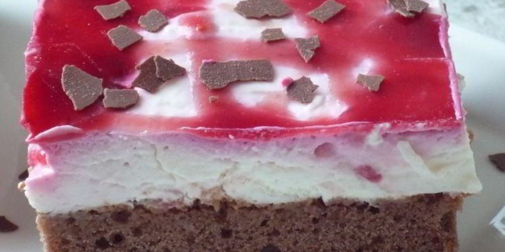 Как приготовить малиновые пирожные страчателла