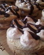 Миндальные пирожные с капельками из безе Очень быстро