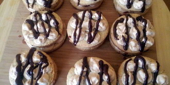 Рецепт миндальные пирожные с капельками из безе очень быстро