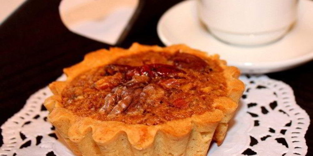 Как приготовить песочное пирожное с орехами