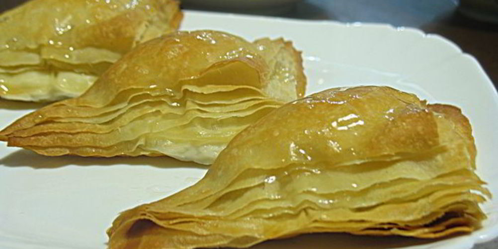 Как приготовить пирожное аромат розы из теста фило с кремом