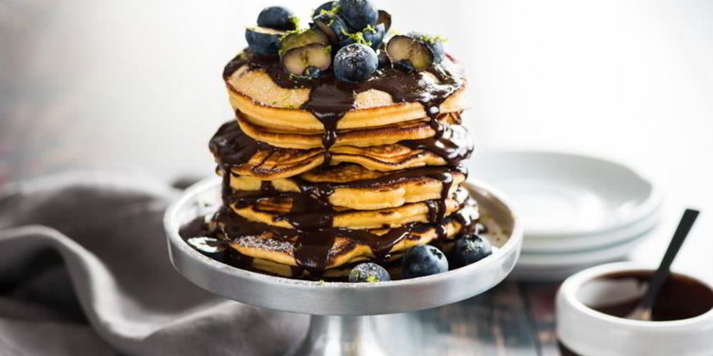 Как приготовить пирожное из блинчиков с черникой и шоколадом